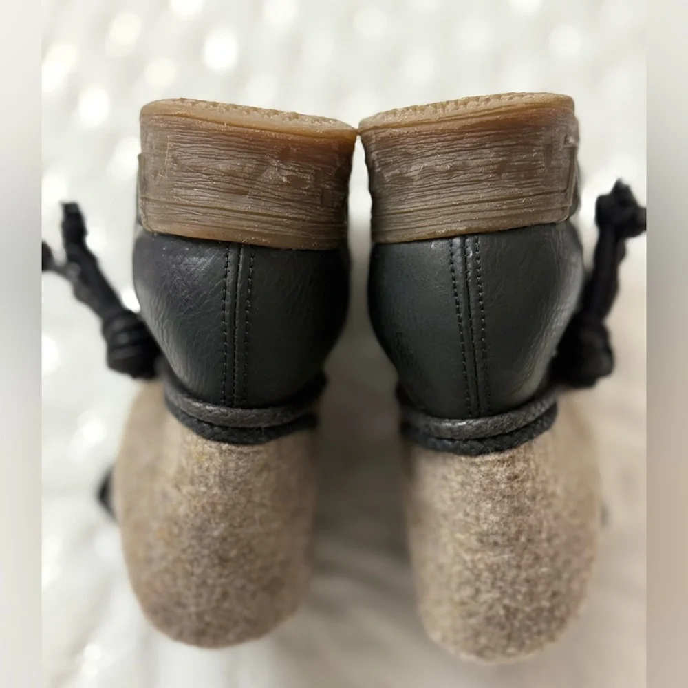 Rieker Fee 93 Black Faux Leather Ankle Boots Booties Women Size 38/7-7.5 Tassels